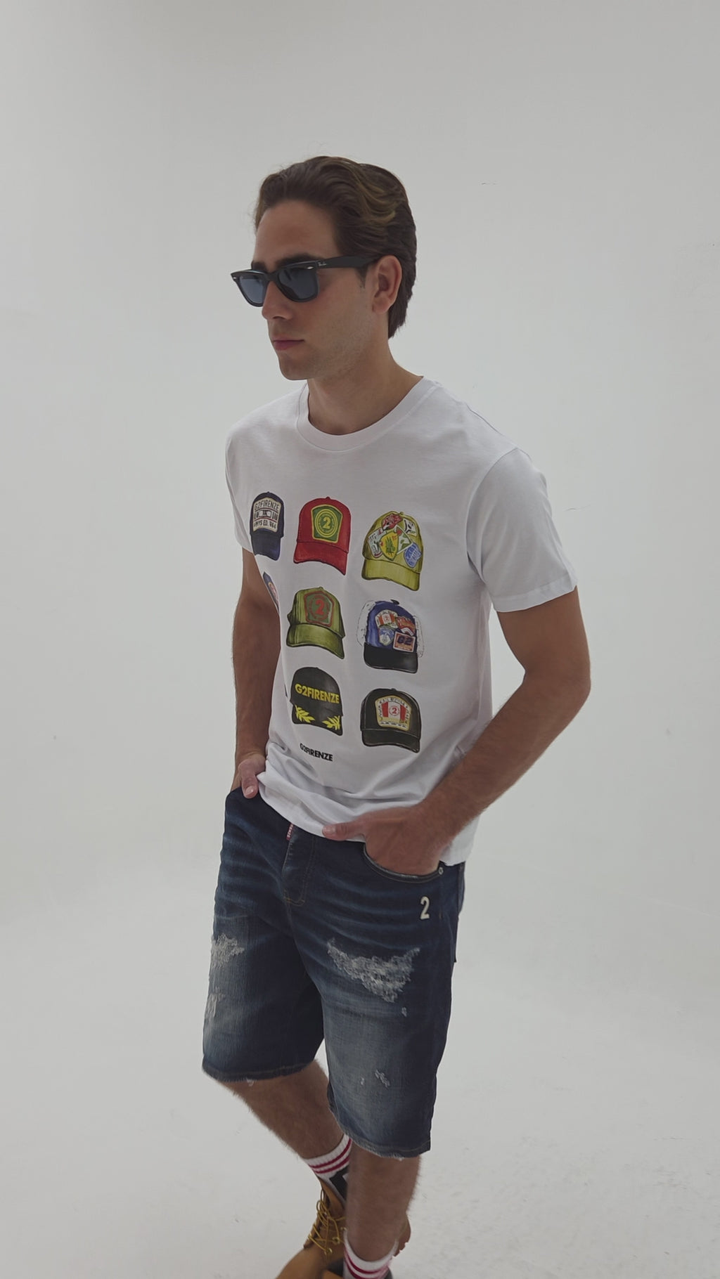 T-SHIRT - CAPS